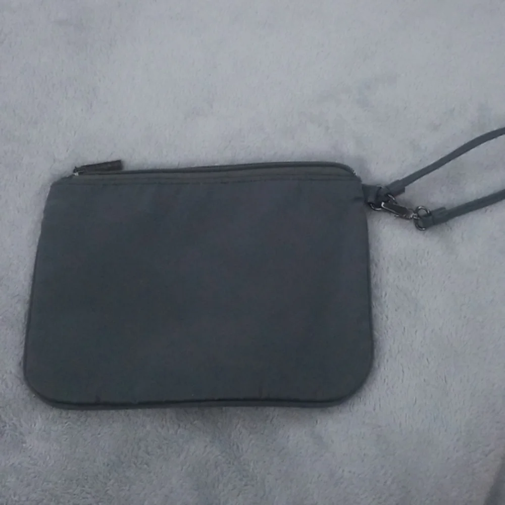 Bath and Body Works makeup bag‎ wristlet